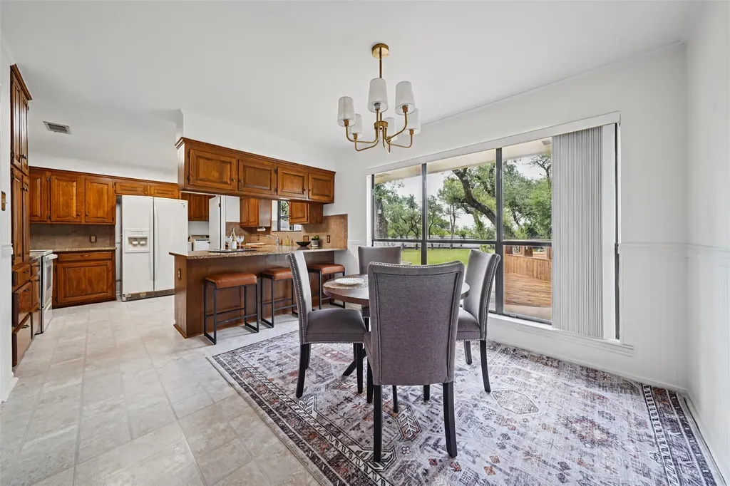 1013 Hidden Hills Drive Dripping Springs TX 78620