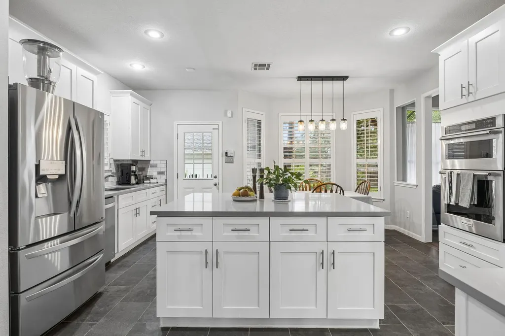 6804 Robert Dixon Drive Austin TX 78749
