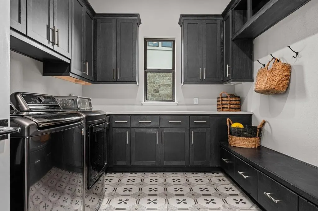 519 Woodside Terrace Austin TX 78738