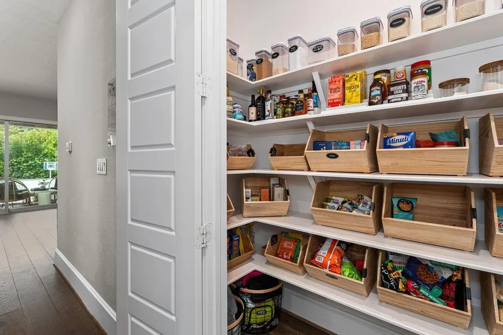 519 Woodside Terrace Austin TX 78738