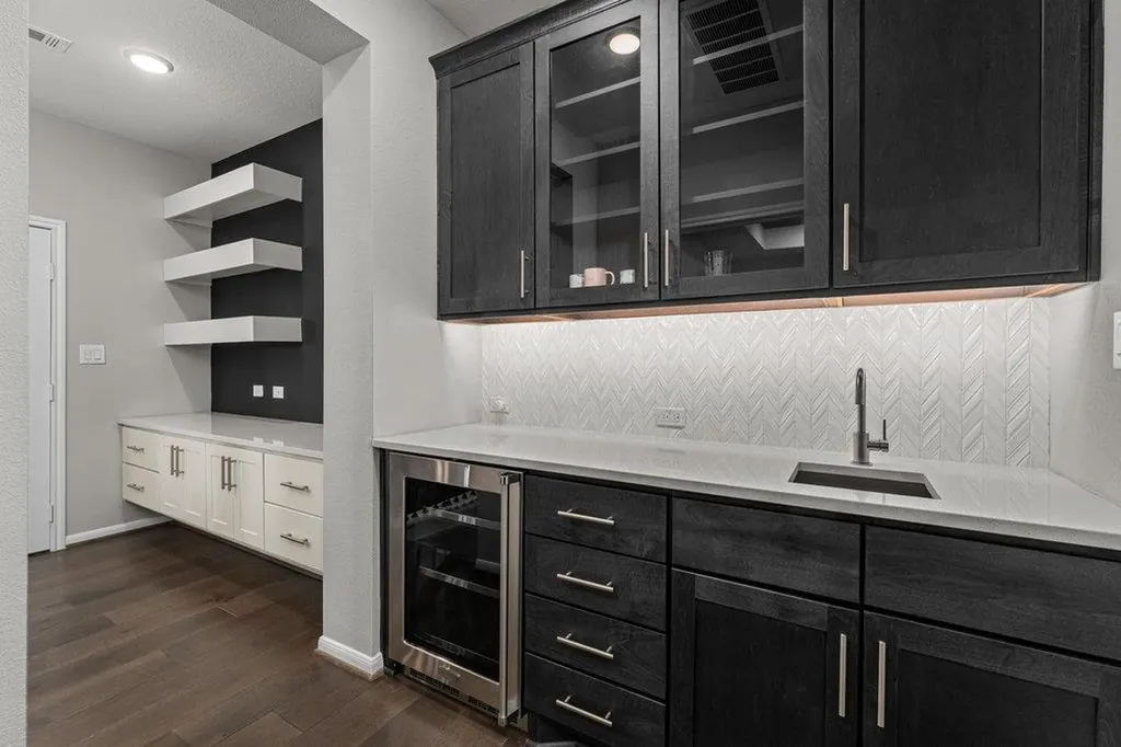 519 Woodside Terrace Austin TX 78738