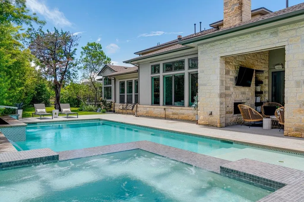 519 Woodside Terrace Austin TX 78738