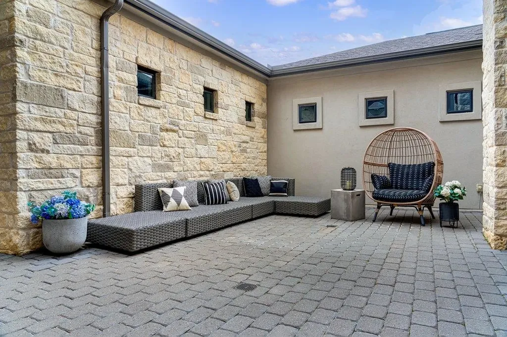 519 Woodside Terrace Austin TX 78738