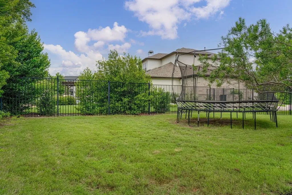 519 Woodside Terrace Austin TX 78738