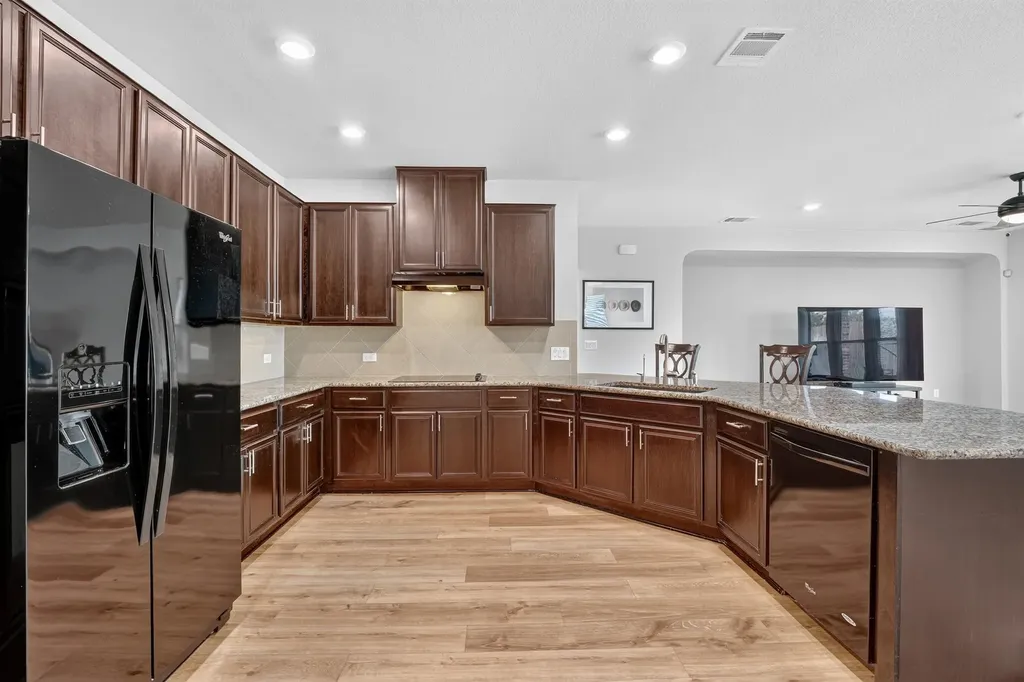 6912 Ondantra Bend Austin TX 78744