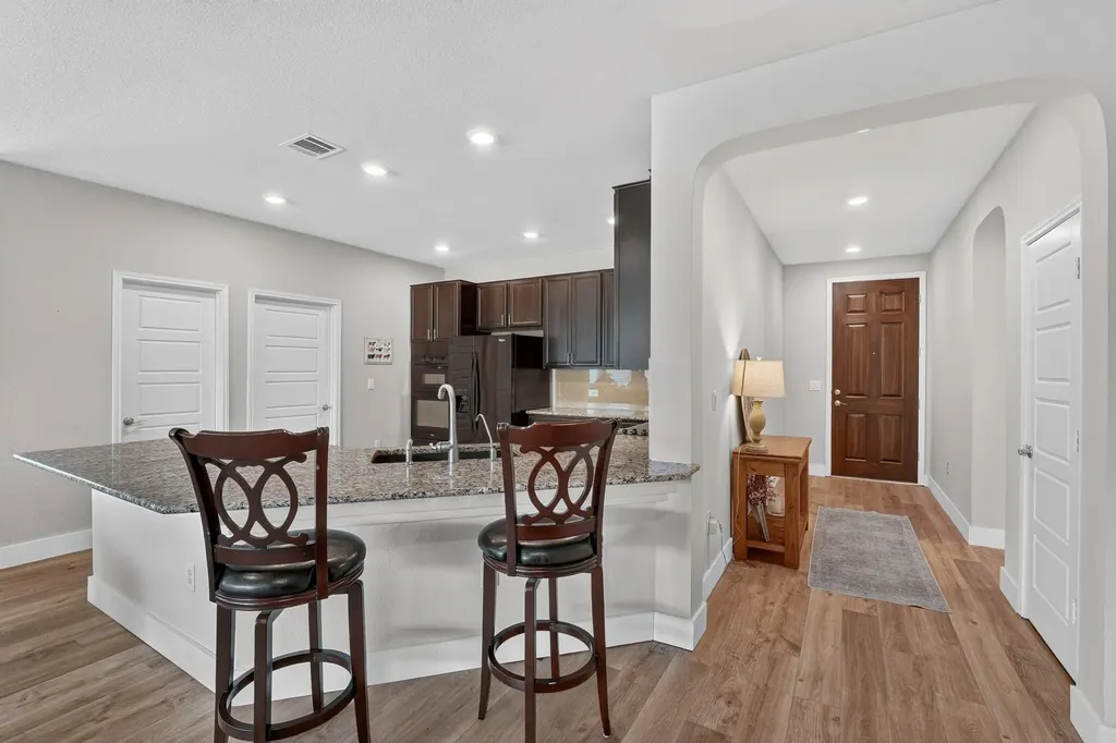 6912 Ondantra Bend Austin TX 78744