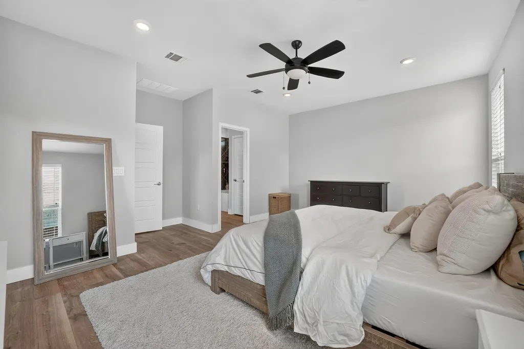 6912 Ondantra Bend Austin TX 78744