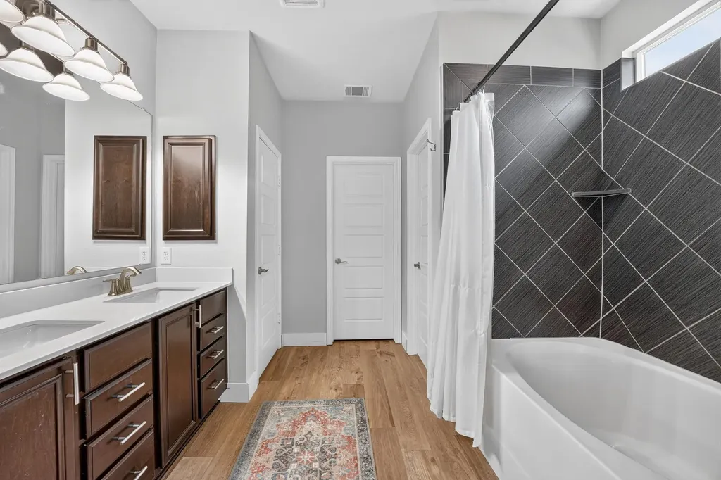 6912 Ondantra Bend Austin TX 78744