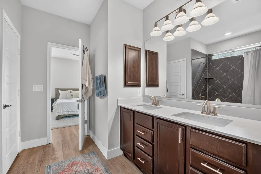 6912 Ondantra Bend Austin TX 78744