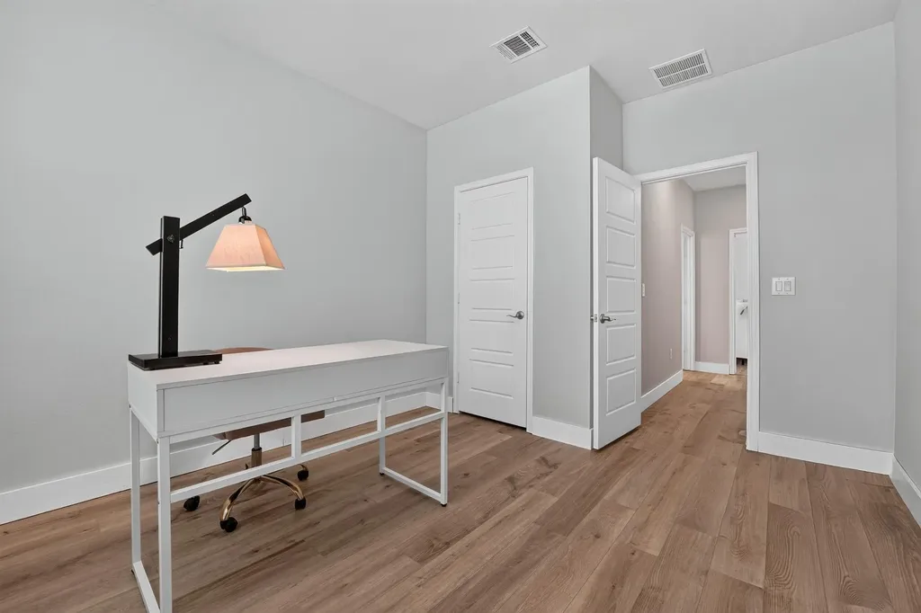 6912 Ondantra Bend Austin TX 78744