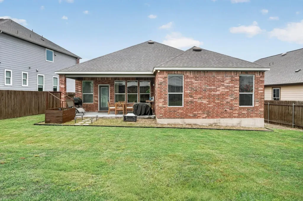 6912 Ondantra Bend Austin TX 78744