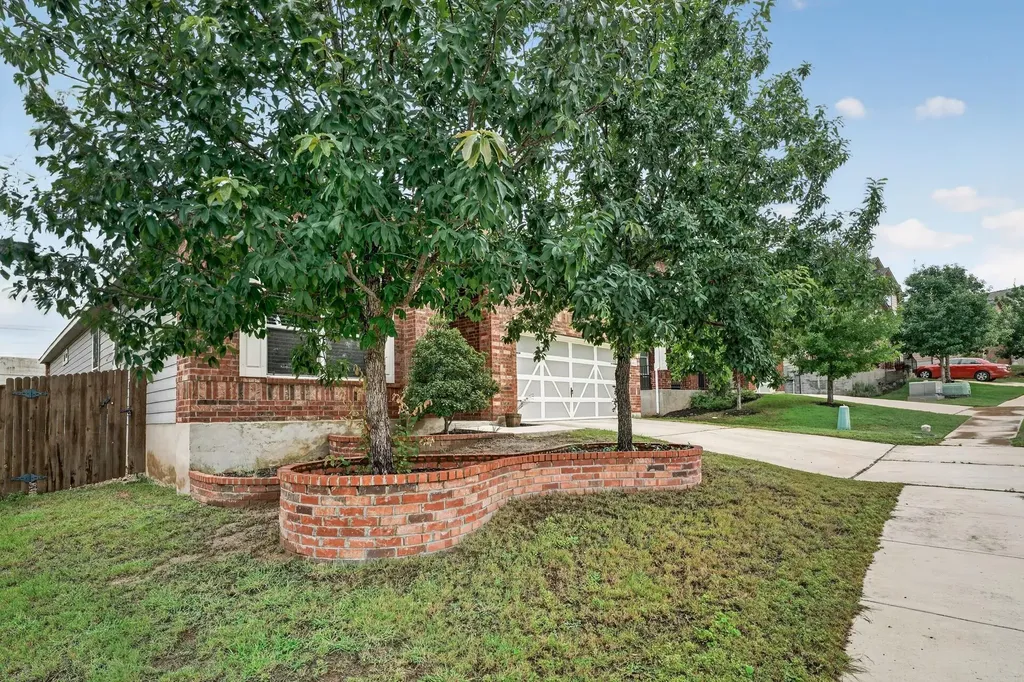 6912 Ondantra Bend Austin TX 78744