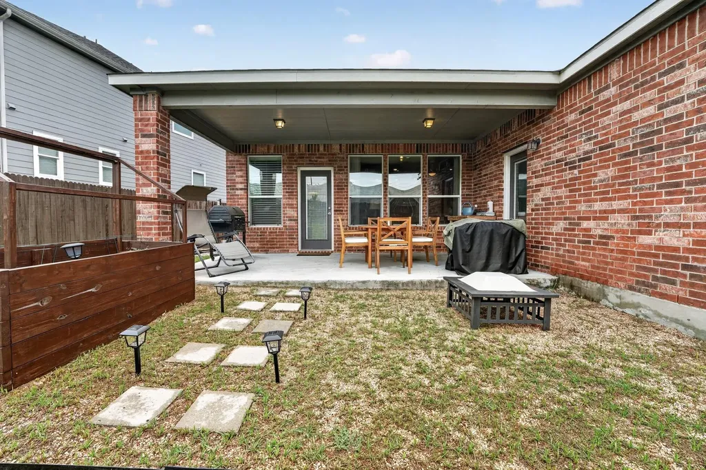 6912 Ondantra Bend Austin TX 78744