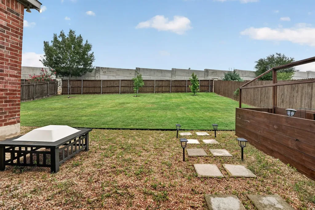6912 Ondantra Bend Austin TX 78744