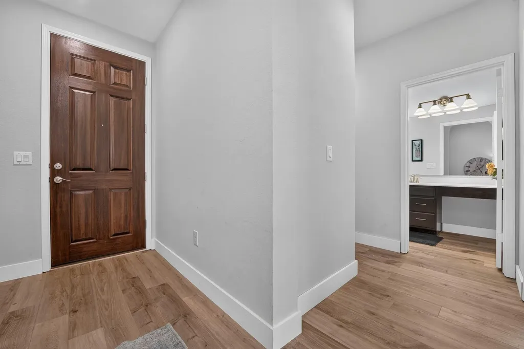 6912 Ondantra Bend Austin TX 78744