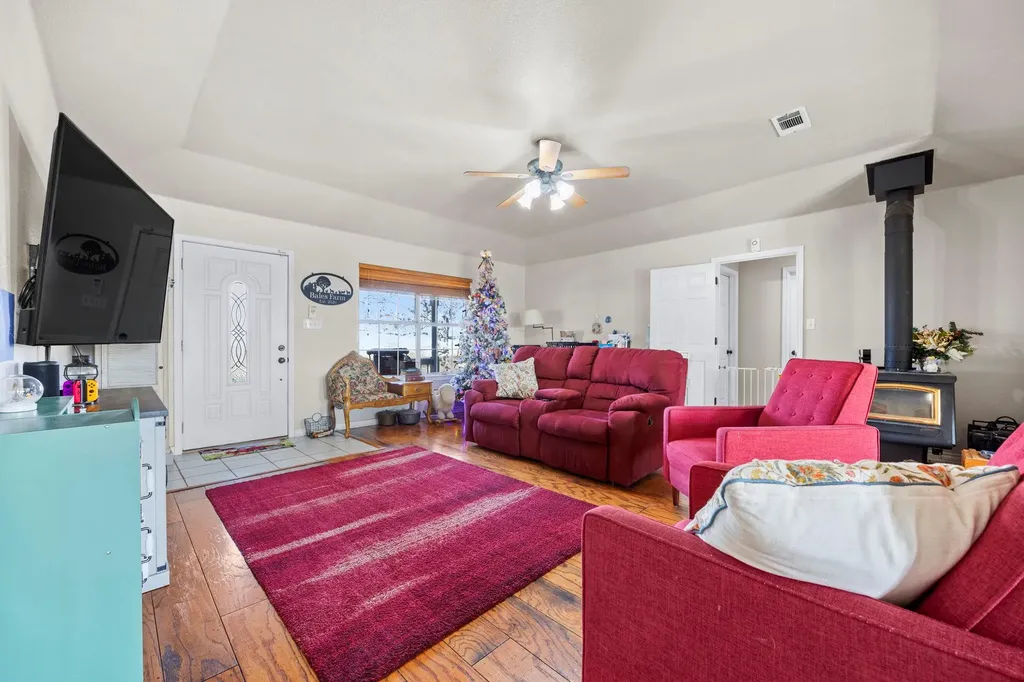 18751 State Highway 95 Holland TX 76534