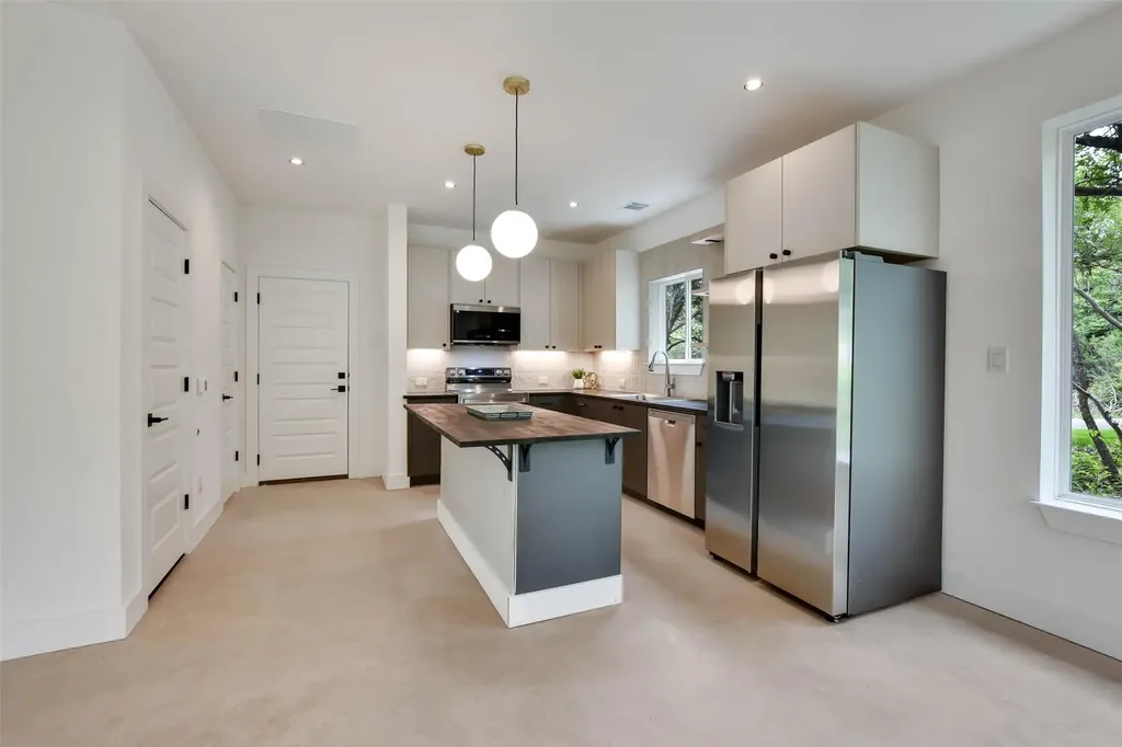 10918 Ridgeway Street Leander TX 78645