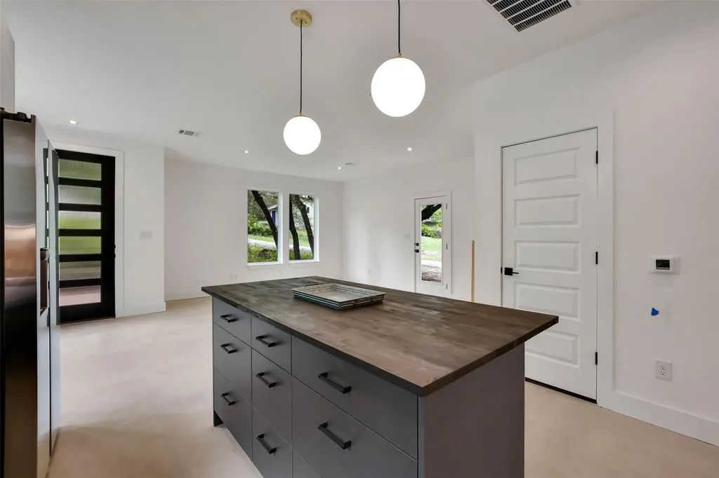 10918 Ridgeway Street Leander TX 78645
