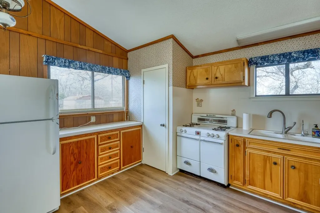 310 N Chaparral Burnet TX 78611