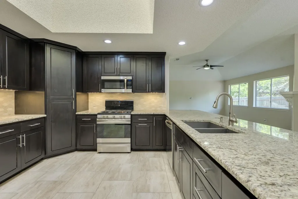 6613 Bramber Lane Austin TX 78754