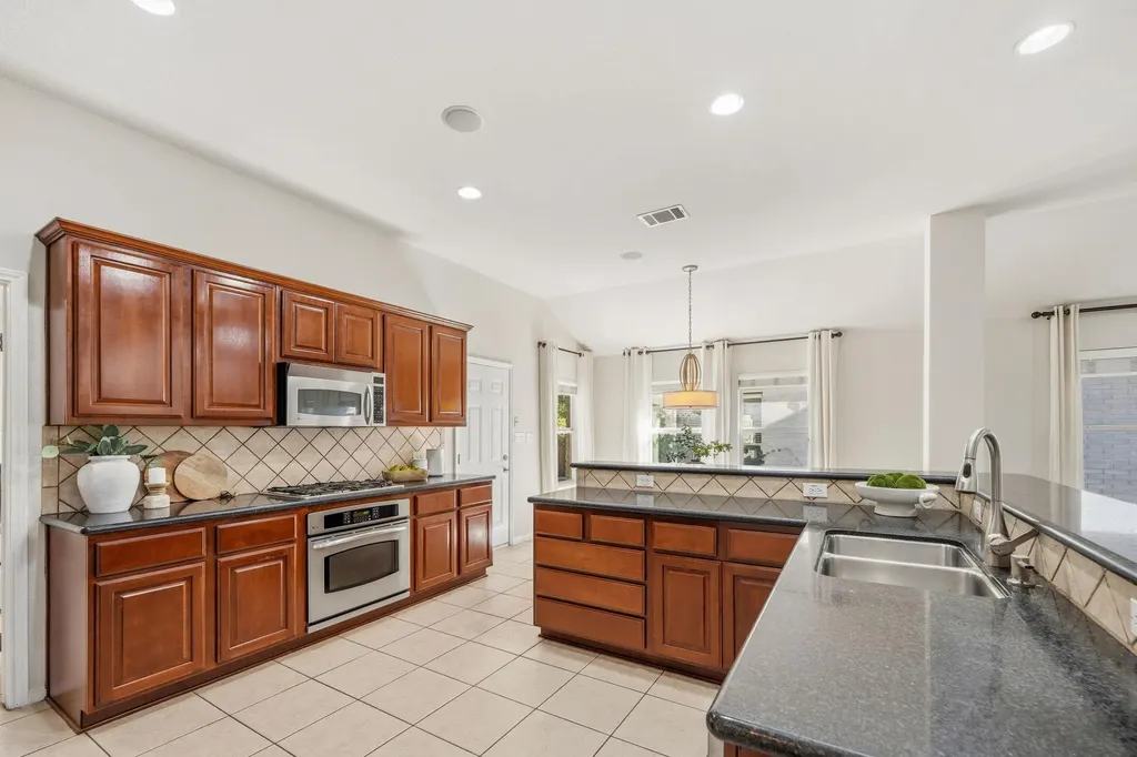 15700 Edenderry Drive Austin TX 78717