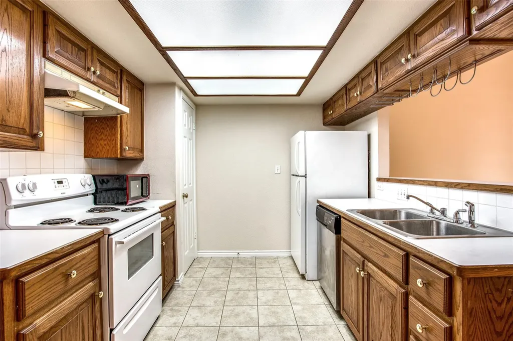 8811 Clearbrook Trail Austin TX 78729