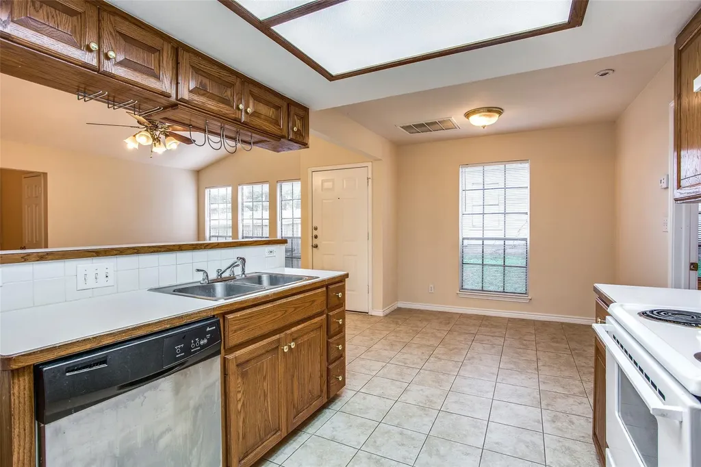 8811 Clearbrook Trail Austin TX 78729
