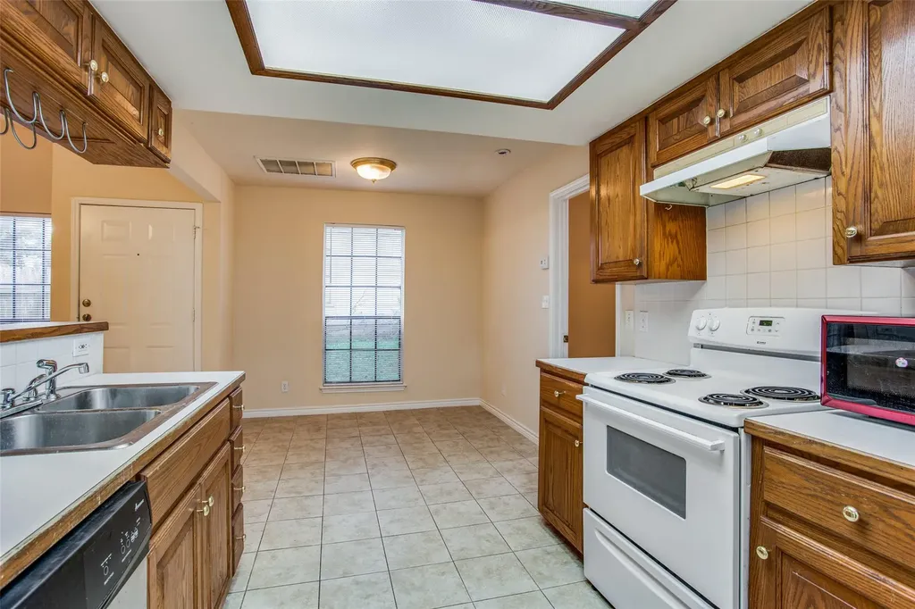 8811 Clearbrook Trail Austin TX 78729