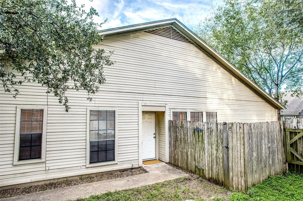 8811 Clearbrook Trail Austin TX 78729