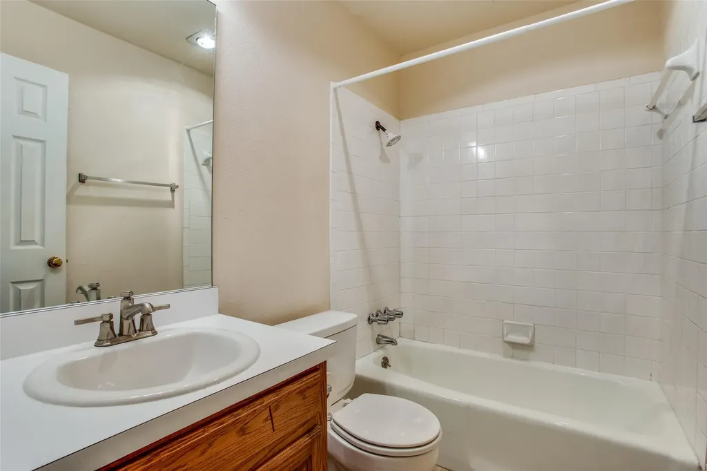8811 Clearbrook Trail Austin TX 78729