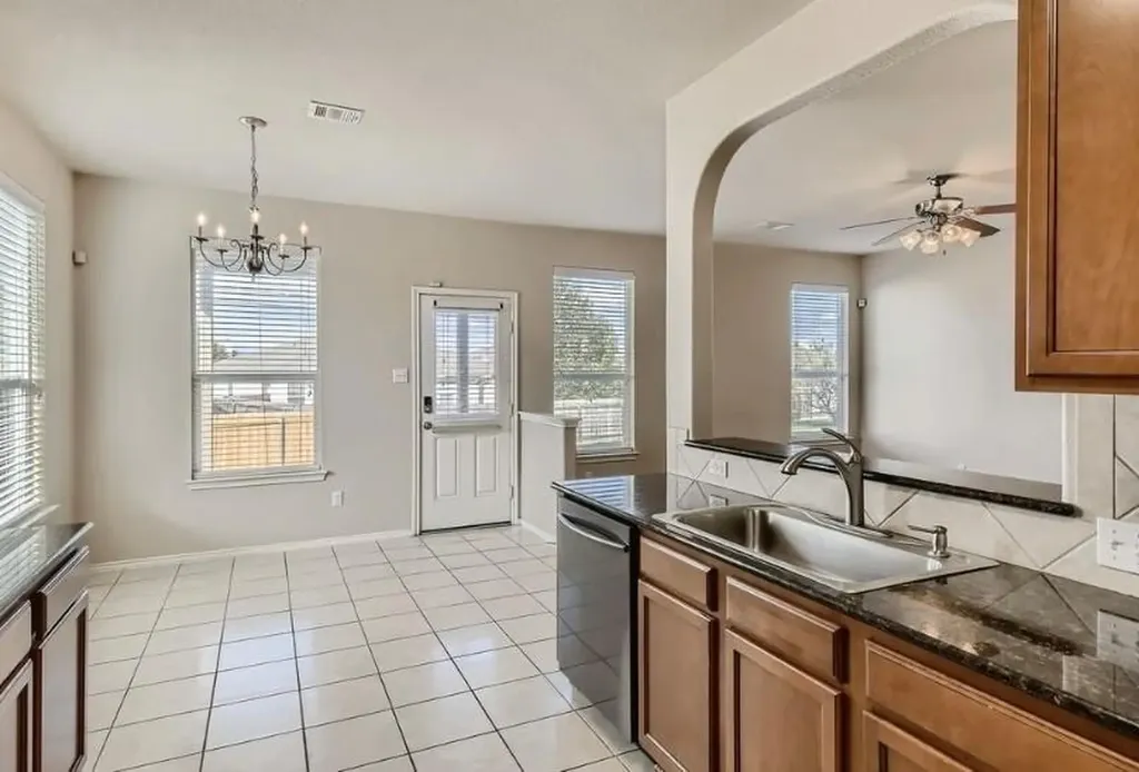 301 Comal Run Hutto TX 78634