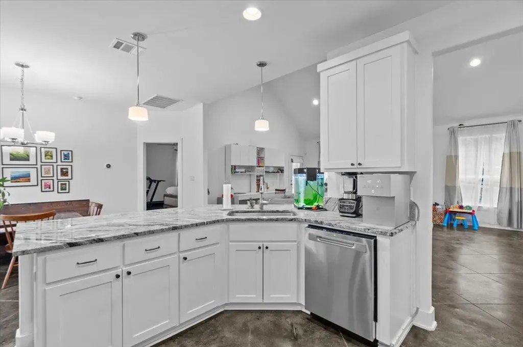 10304 Twin Lake Circle Dripping Springs TX 78620