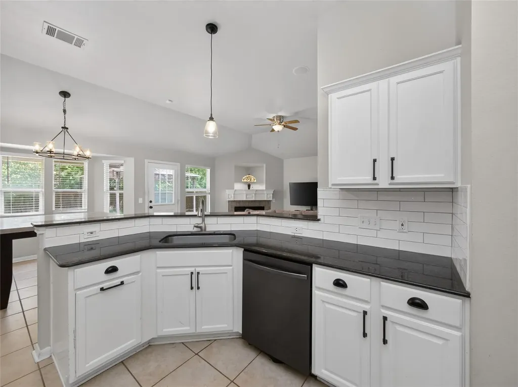 815 Lantana Lane Leander TX 78641