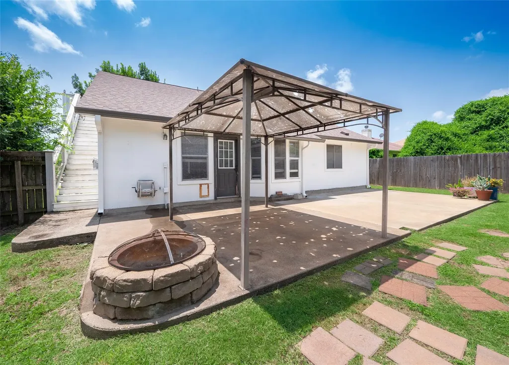 815 Lantana Lane Leander TX 78641