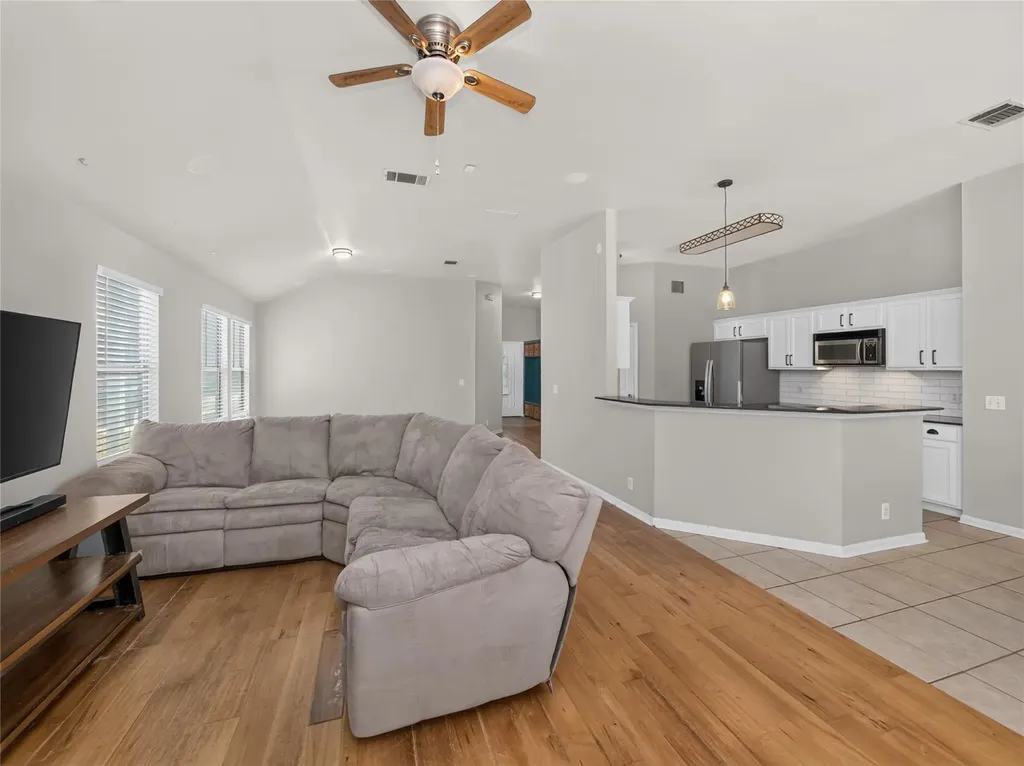 815 Lantana Lane Leander TX 78641