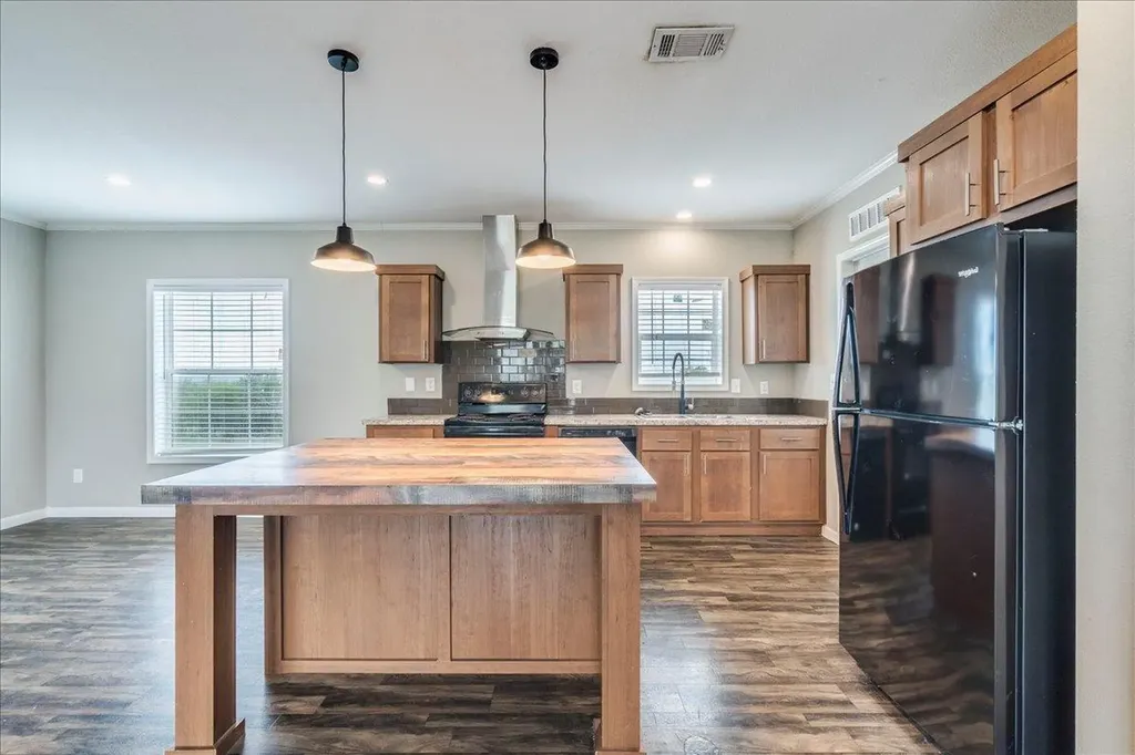 1098 Engelke Road Buda TX 78640