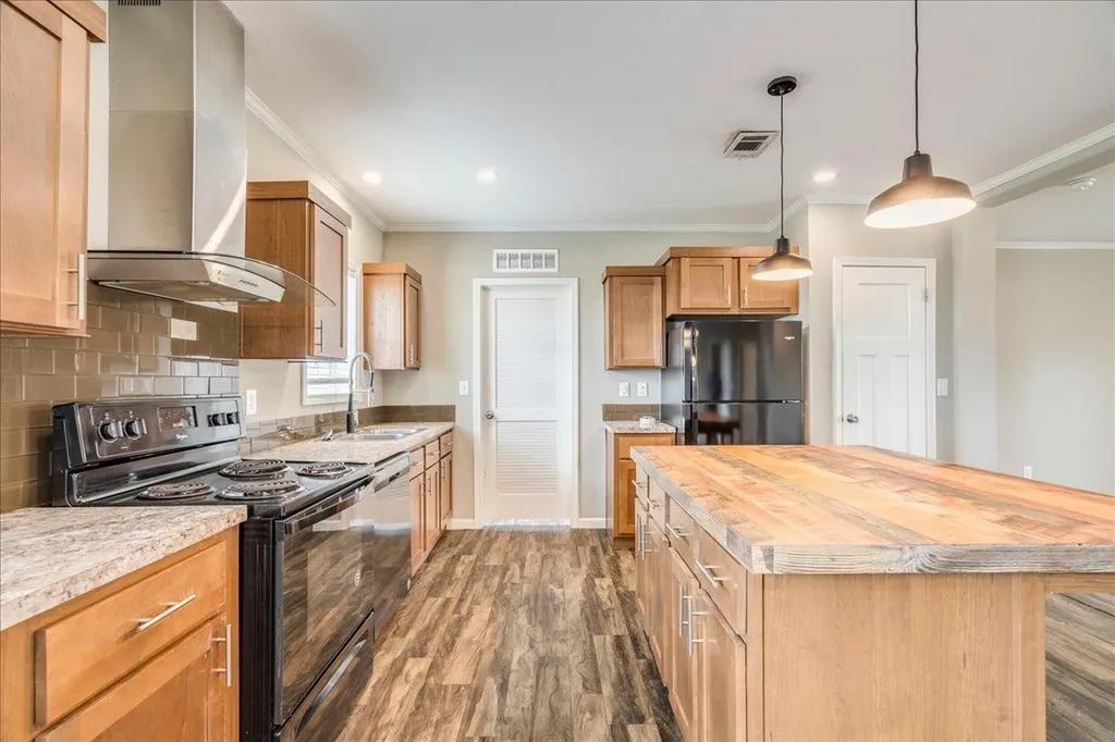 1098 Engelke Road Buda TX 78640