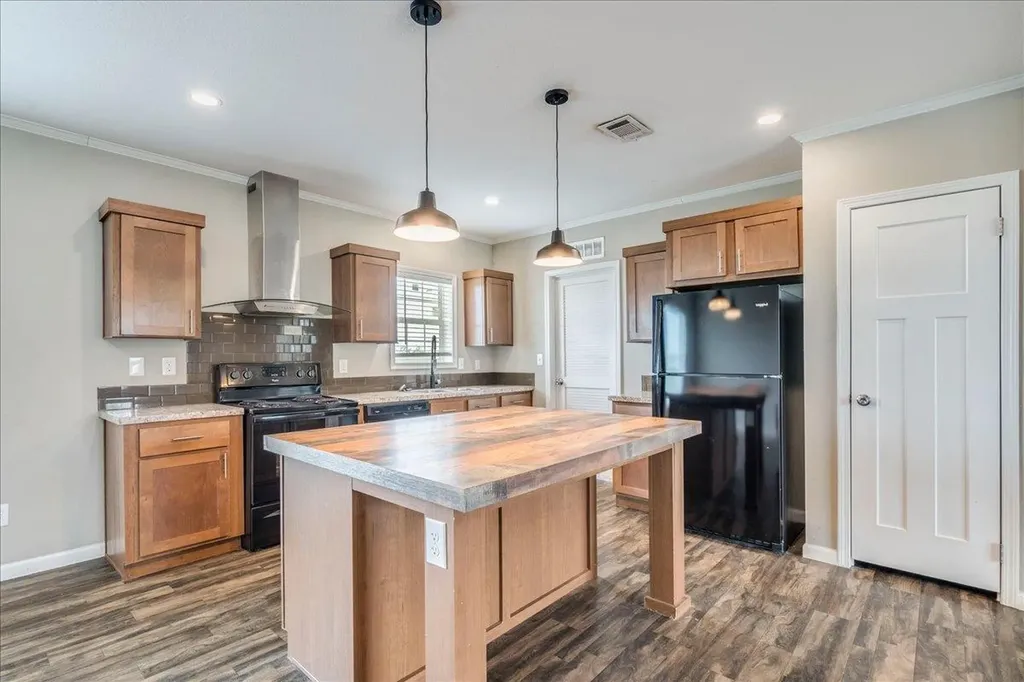 1098 Engelke Road Buda TX 78640