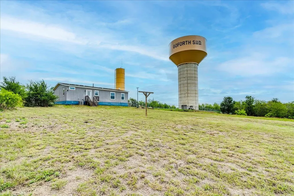 1098 Engelke Road Buda TX 78640