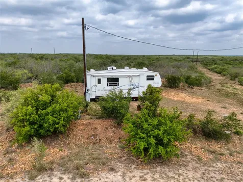 5394 Fm 2200 Road W Devine TX 78016