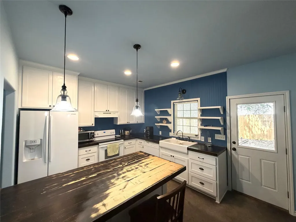 2302 Belaire Drive Granite Shoals TX 78654
