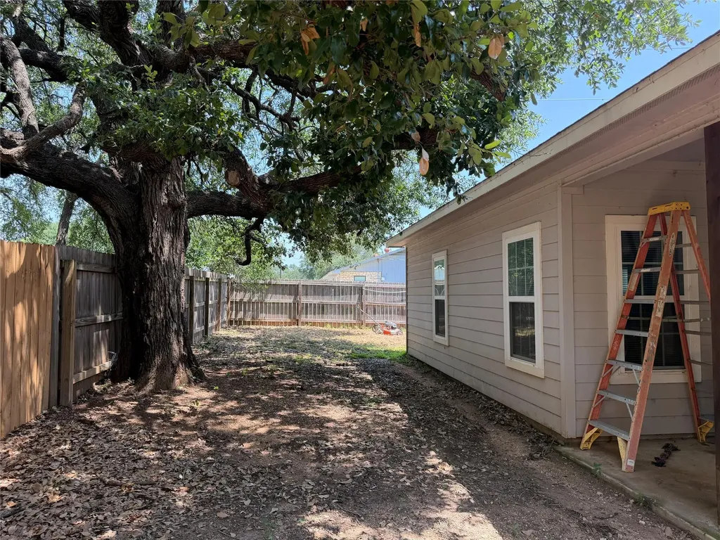 2302 Belaire Drive Granite Shoals TX 78654