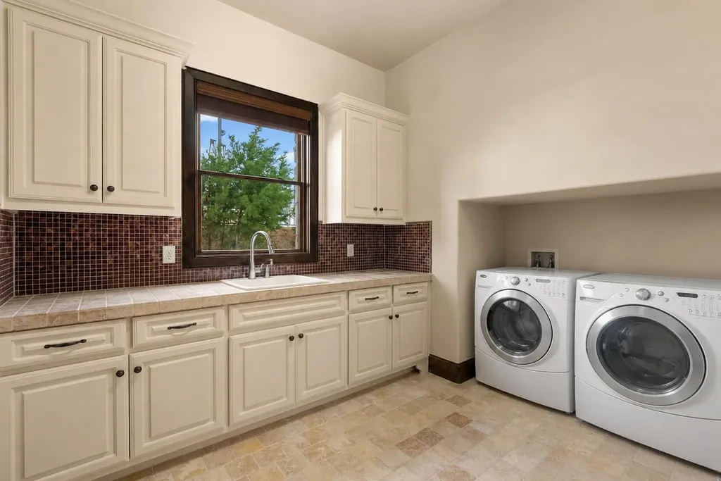 1208 Watercliffe Drive Lago Vista TX 78645