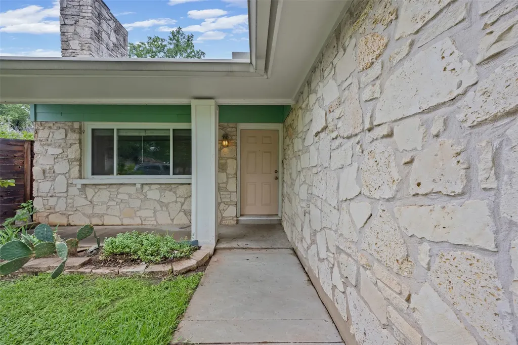 8300 Belclaire Circle Austin TX 78748