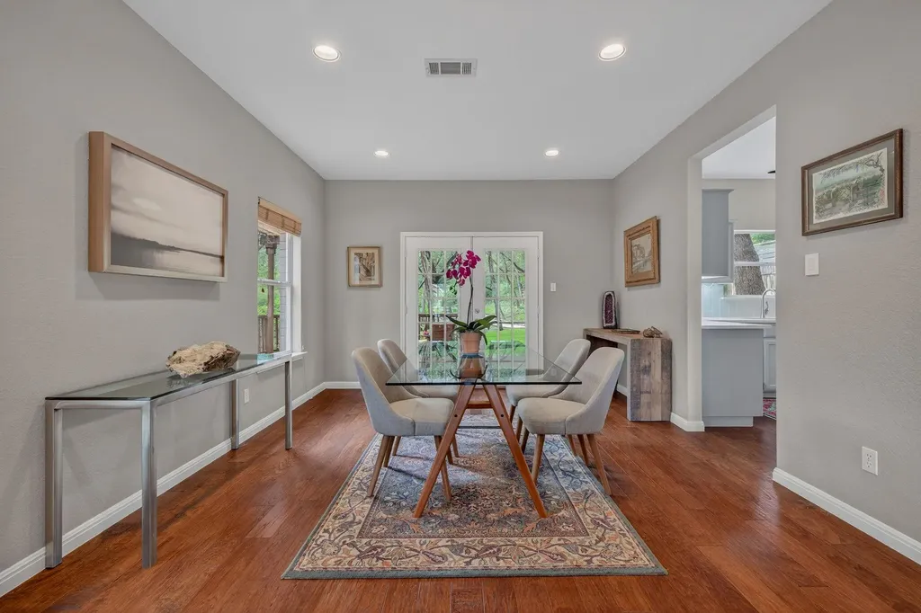 8910 Spicebrush Drive Austin TX 78759