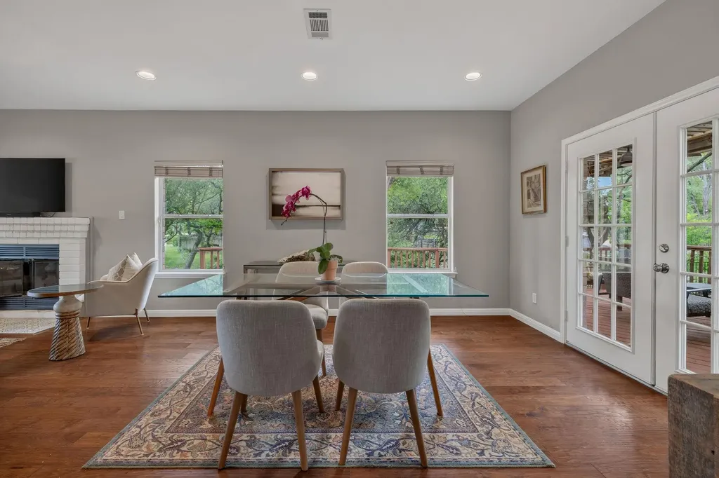 8910 Spicebrush Drive Austin TX 78759