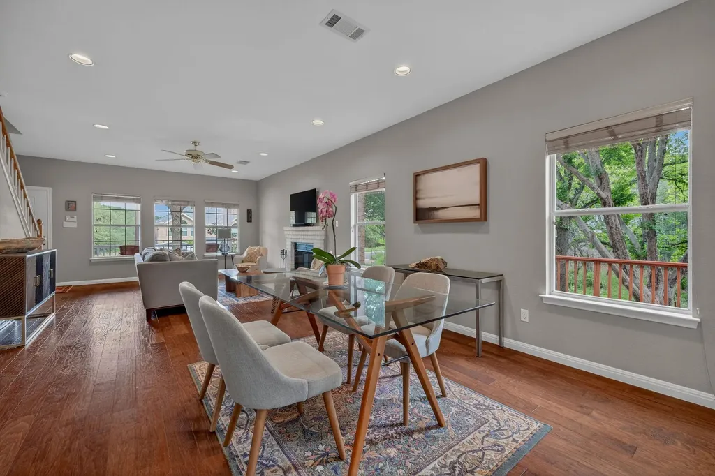 8910 Spicebrush Drive Austin TX 78759