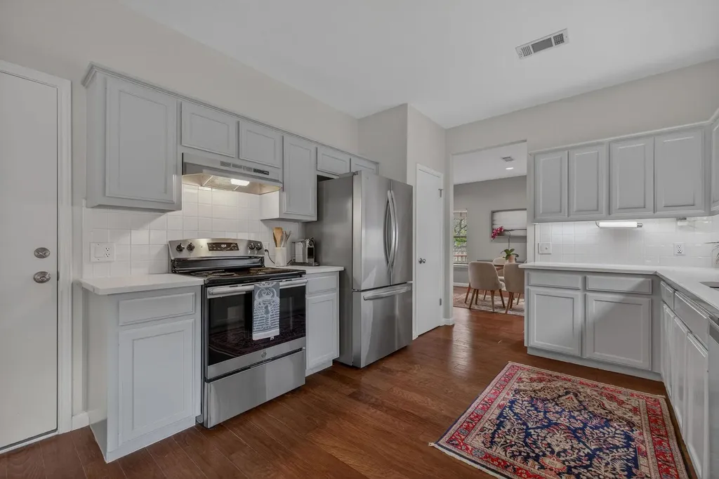 8910 Spicebrush Drive Austin TX 78759