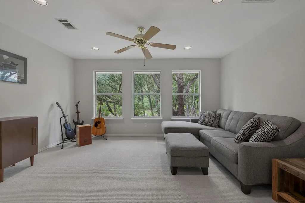 8910 Spicebrush Drive Austin TX 78759