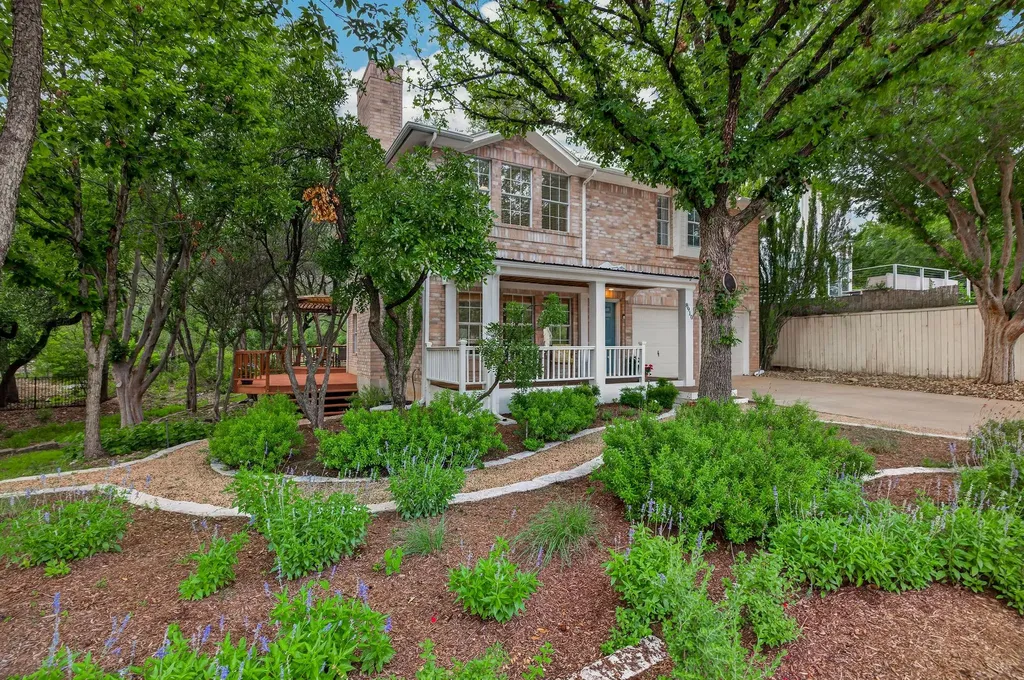 8910 Spicebrush Drive Austin TX 78759
